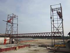 แบบเสาเข็มและ GANTRY CANE, Burma - April 2013